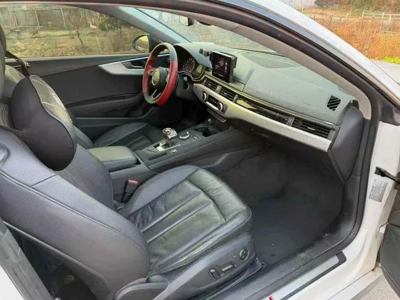 奥迪A5 后面外观三