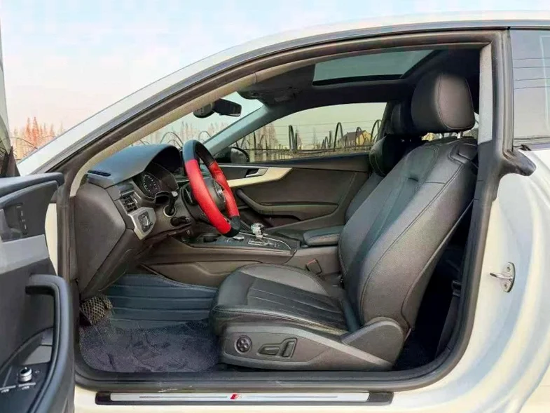 奥迪A5 后面外观一