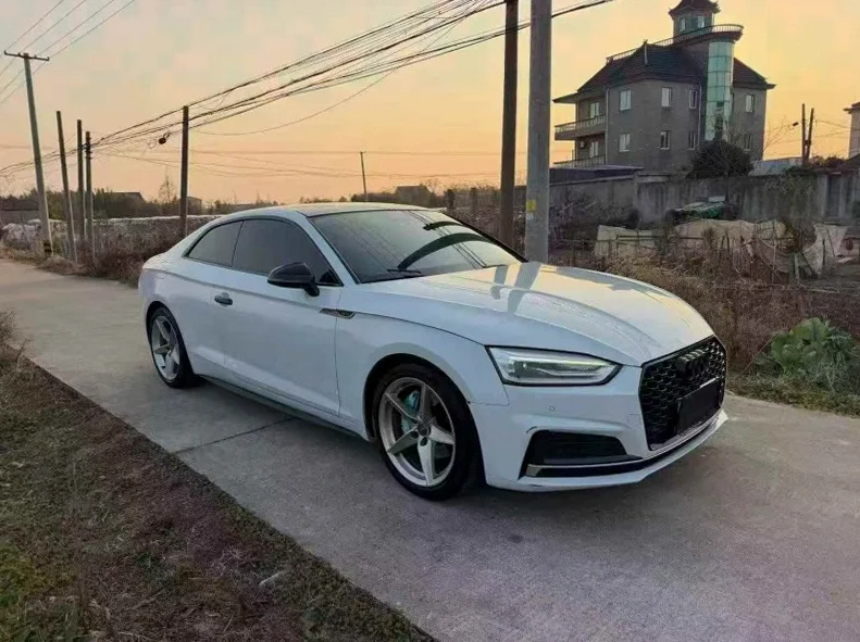 奥迪A5 正面外观三