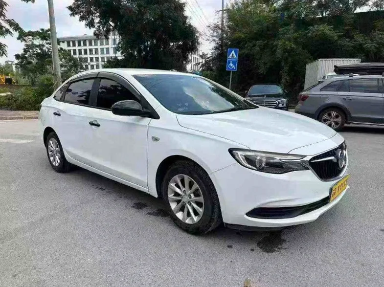 别克英朗 正面外观二