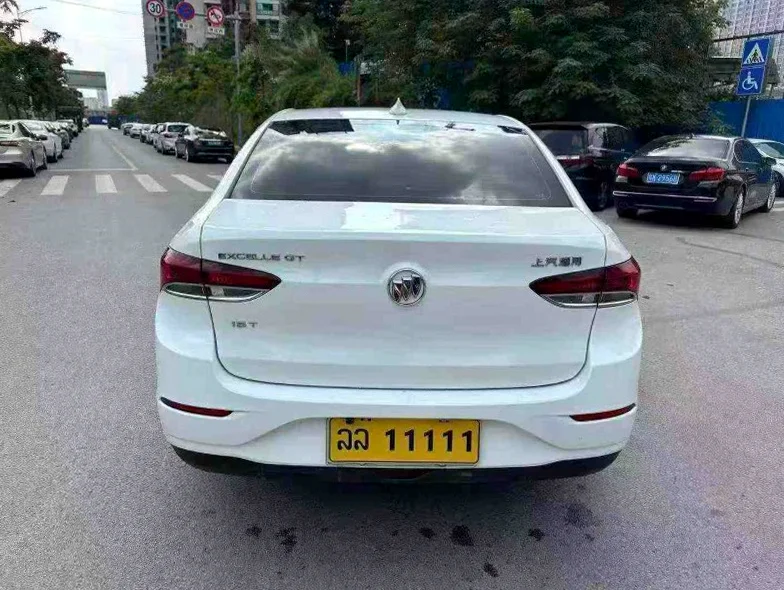 别克英朗 驾驶室