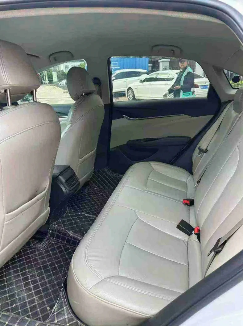 别克英朗 后面外观三