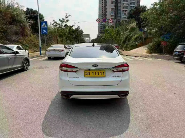 福特蒙迪欧 驾驶室