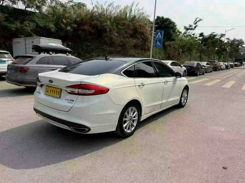 福特蒙迪欧 内饰前排