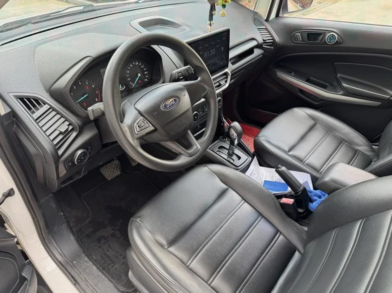 福特翼搏 后面外观二