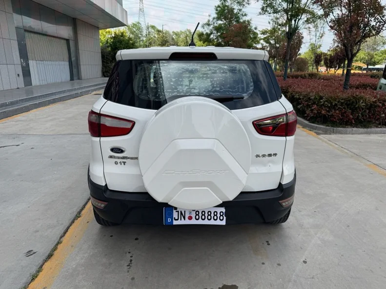 福特翼搏 驾驶室