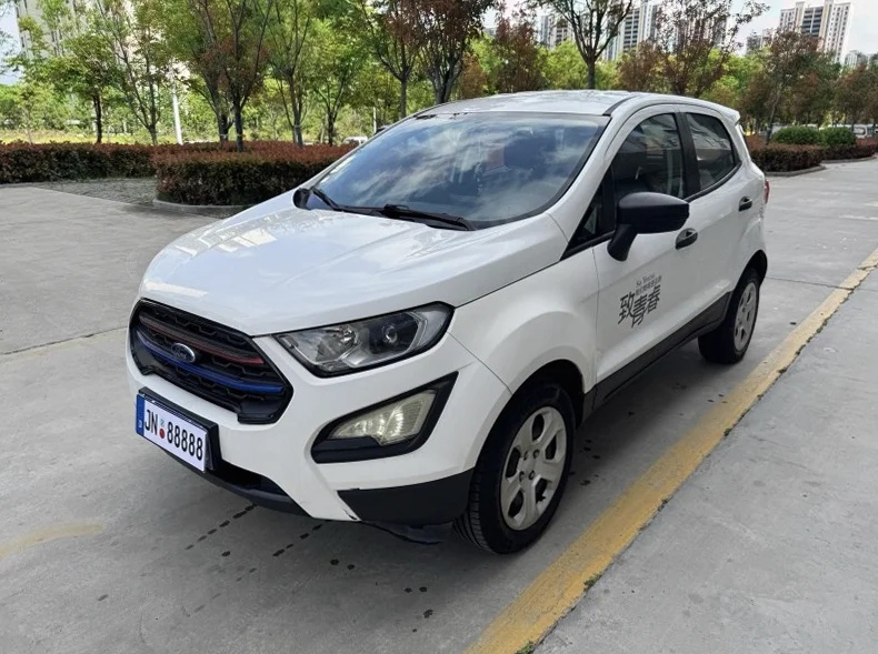 福特翼搏 正面外观二