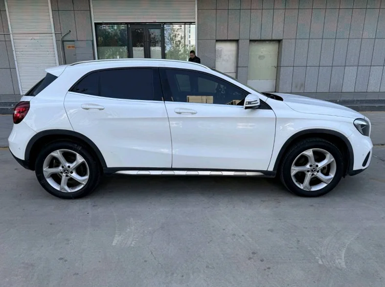 奔驰GLA 内饰前排