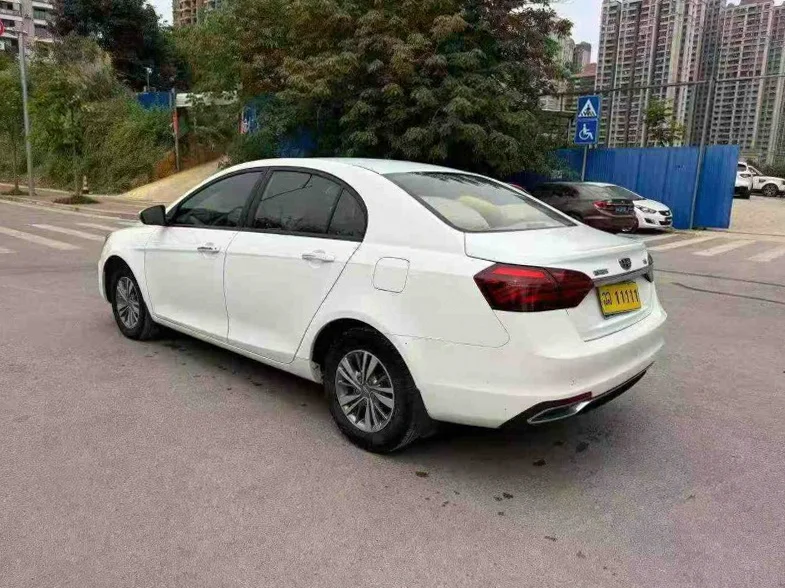 吉利帝豪 内饰前排