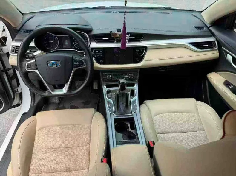 吉利帝豪 后面外观二