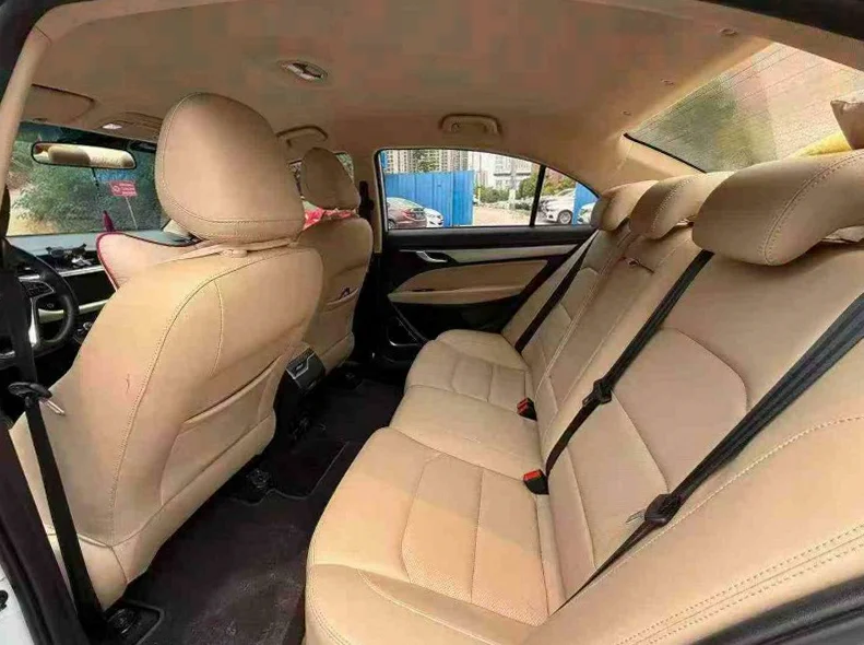 吉利帝豪 后面外观三