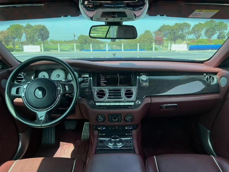 劳斯莱斯魅影 后面外观三