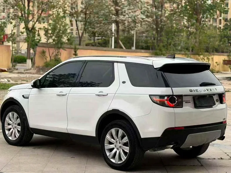 路虎发现神行 驾驶室