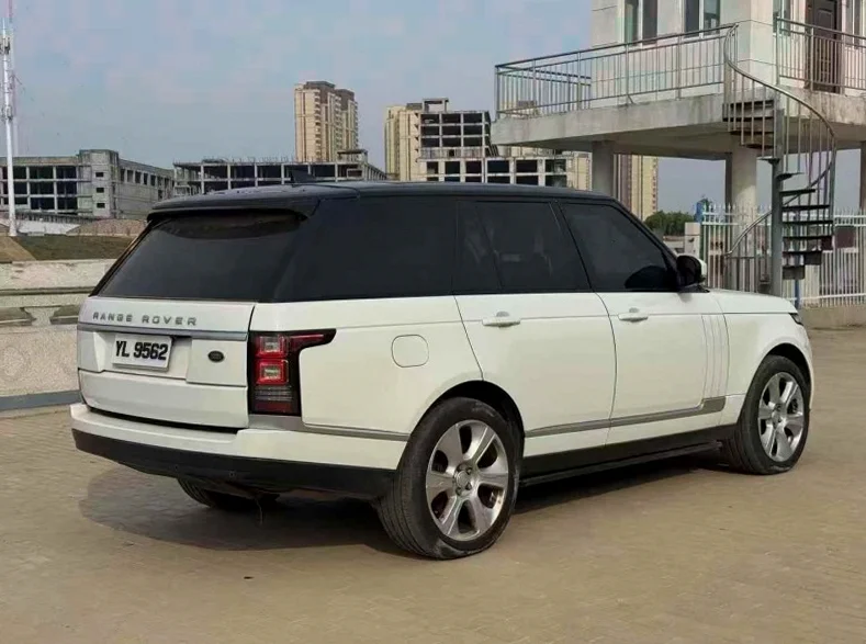 路虎揽胜行政 内饰前排