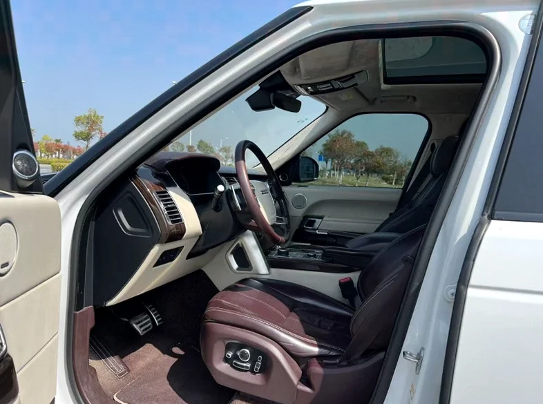 路虎揽胜行政 后面外观二