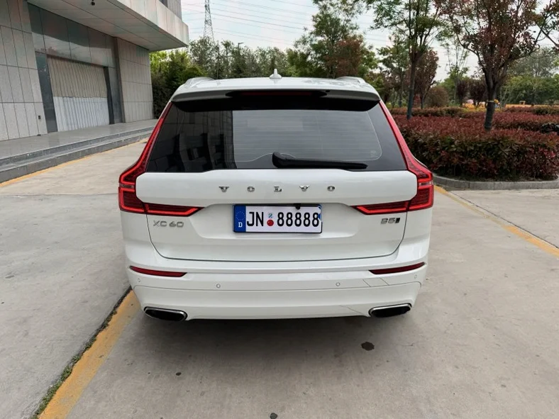 沃尔沃XC60 后面外观一