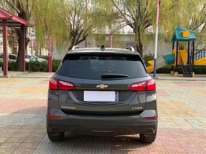 雪佛兰探界者 驾驶室