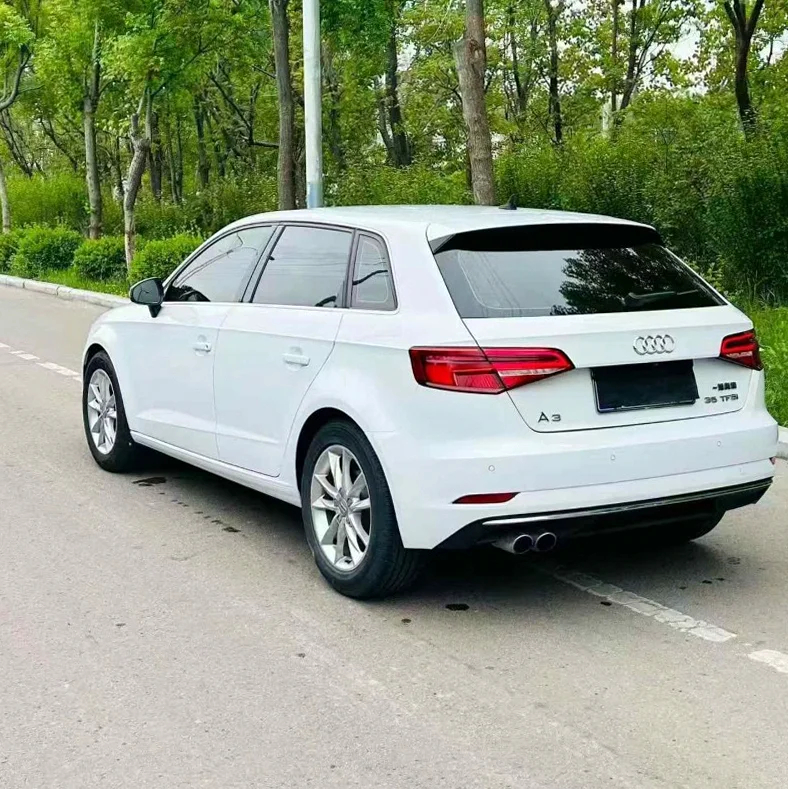 奥迪A3 内饰后排