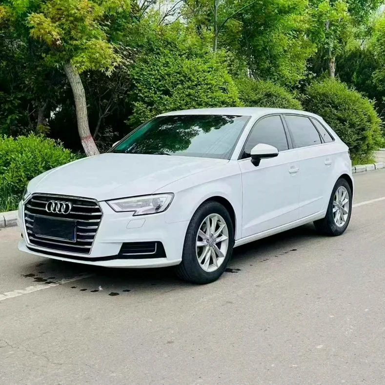 奥迪A3 正面外观二