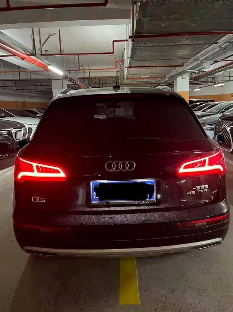 奥迪Q5 内饰前排