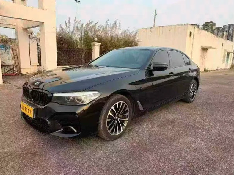 宝马5系 正面外观三