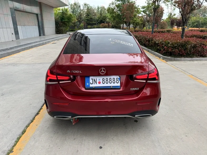 奔驰A 内饰后排