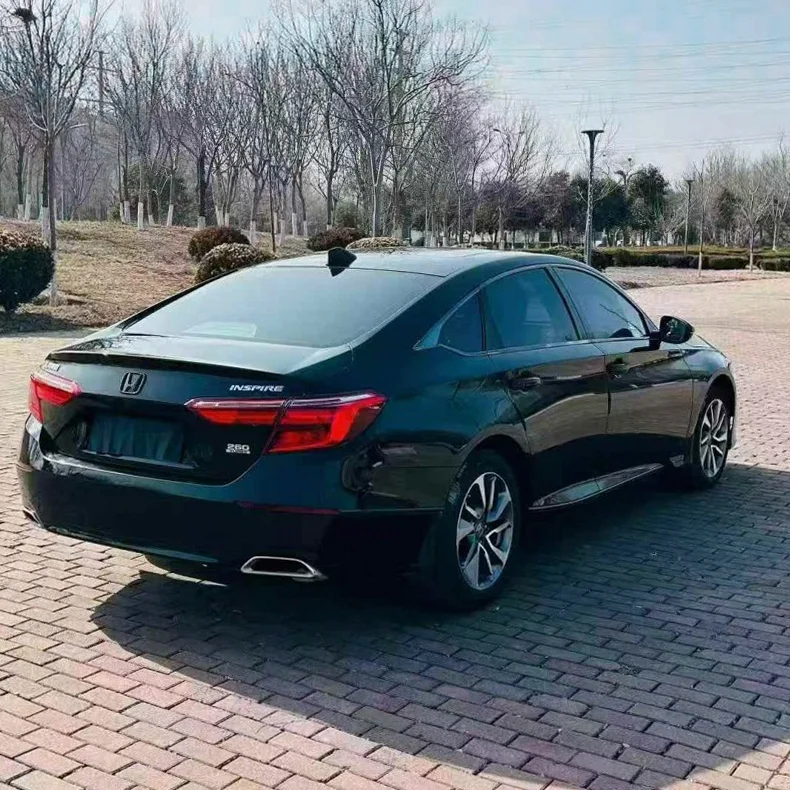 本田英诗派 内饰后排