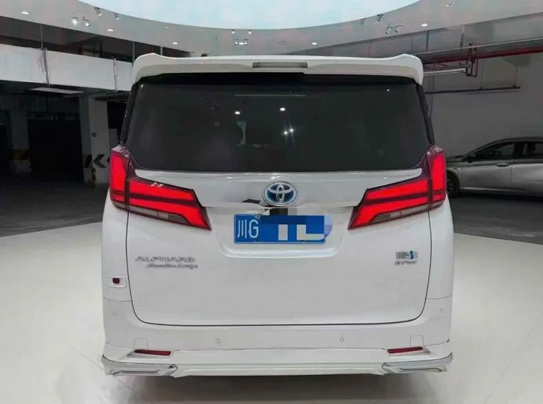 丰田埃尔法 内饰前排