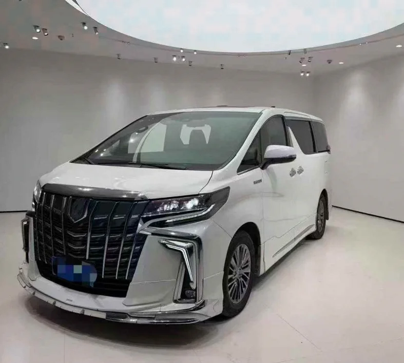 丰田埃尔法 正面外观二