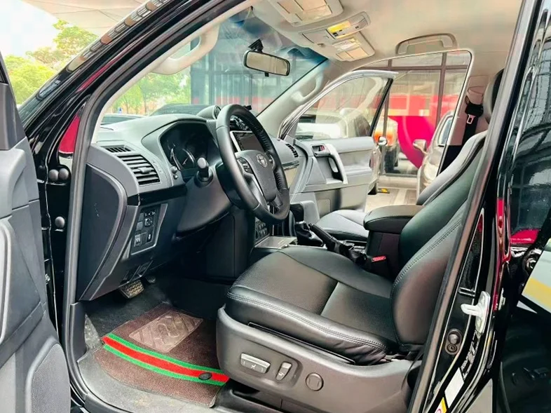 丰田普拉多 后面外观三