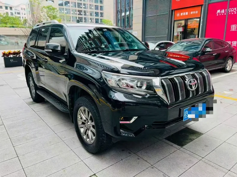 丰田普拉多 正面外观二