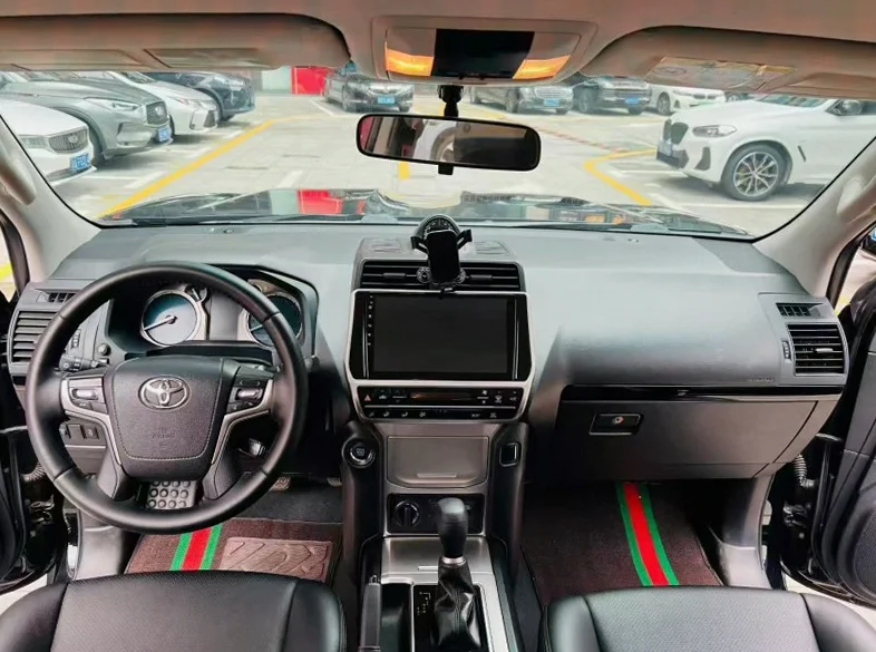 丰田普拉多 后面外观二