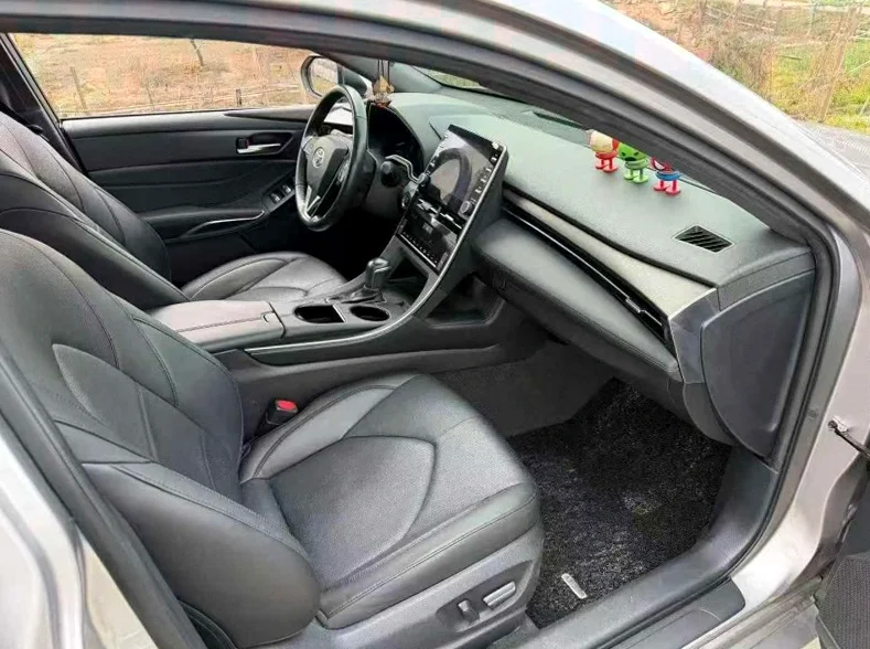 丰田亚洲龙 后面外观一