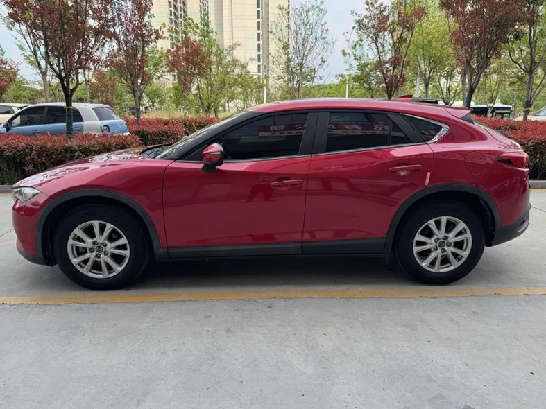 马自达CX-4 后面外观一