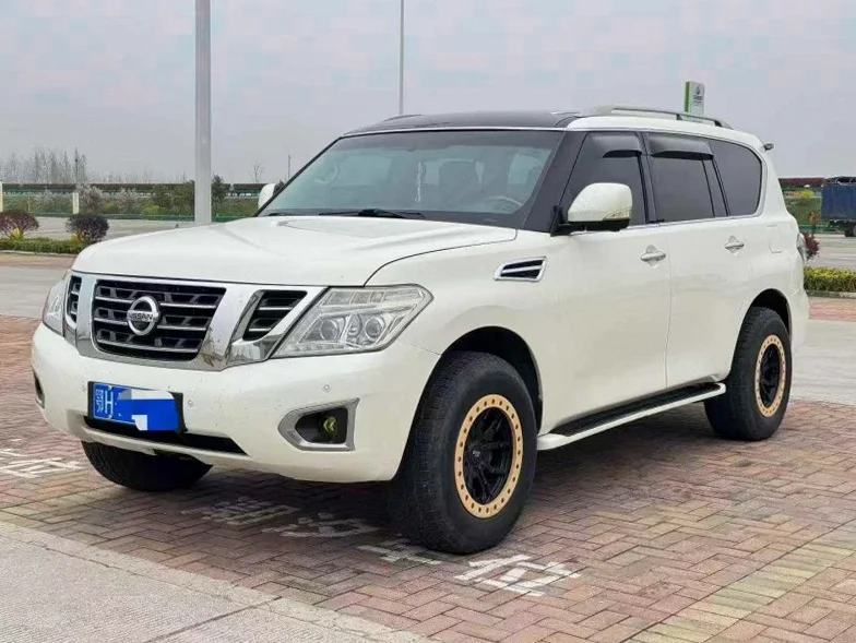 日产途乐 正面外观二