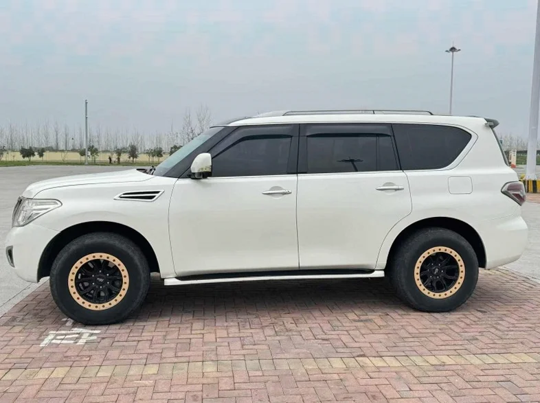 日产途乐 内饰后排