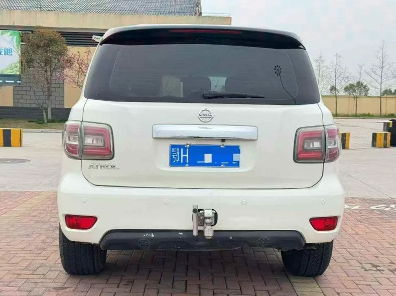 日产途乐 驾驶室