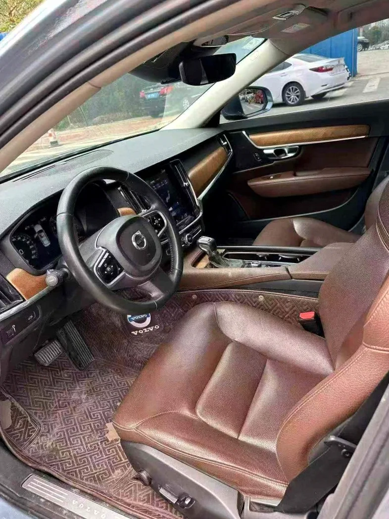 沃尔沃S90 后面外观一