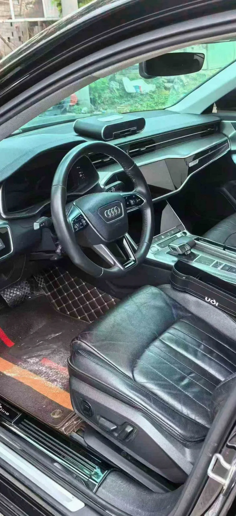 奥迪A6L 内饰前排