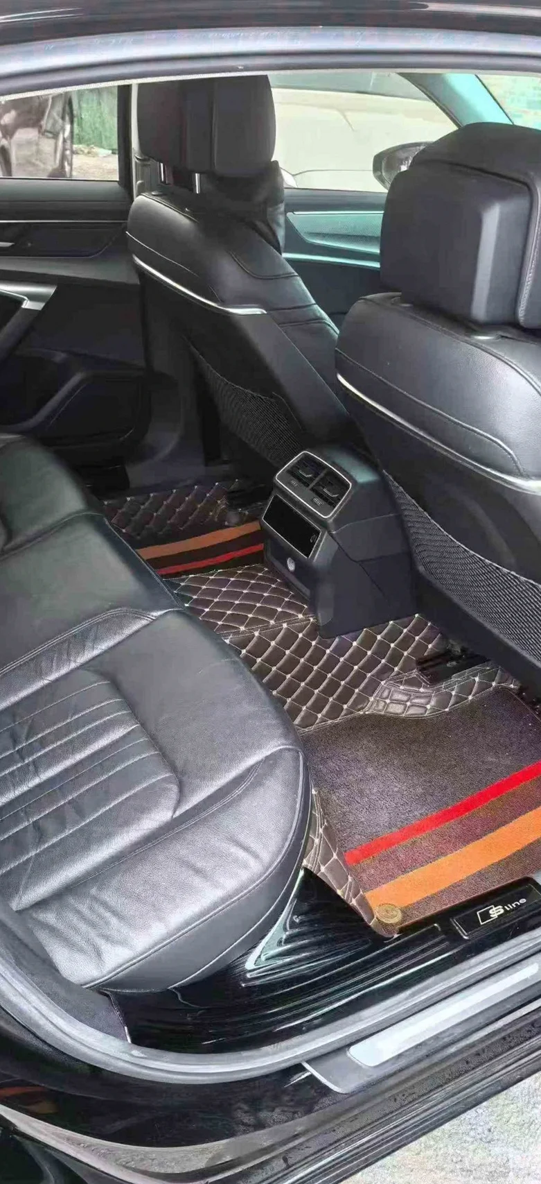 奥迪A6L 后面外观三