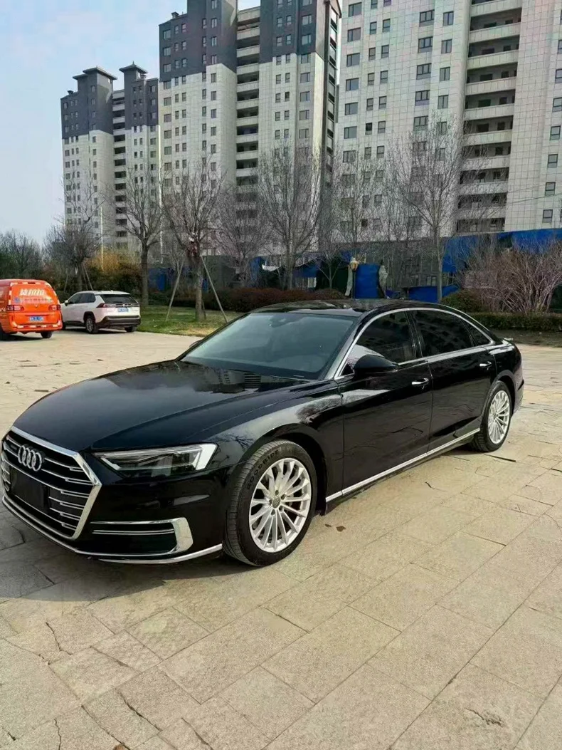 奥迪A8L 正面外观二