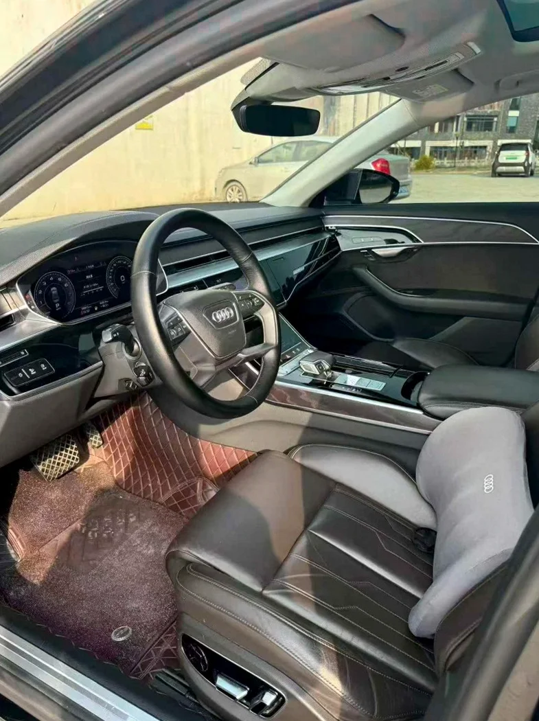 奥迪A8L 后面外观二