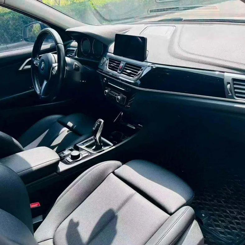 宝马1系 后面外观一