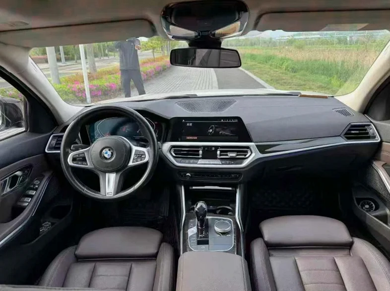 宝马3系 后面外观二