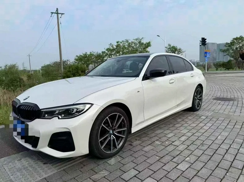 宝马3系 正面外观二