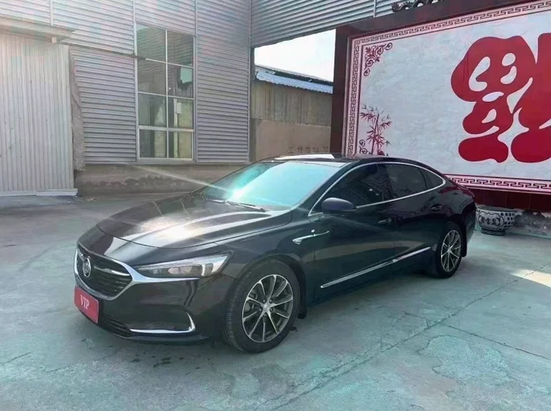 别克君越 正面外观三