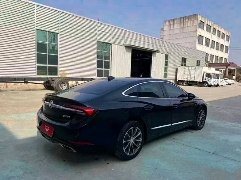 别克君越 后面外观二