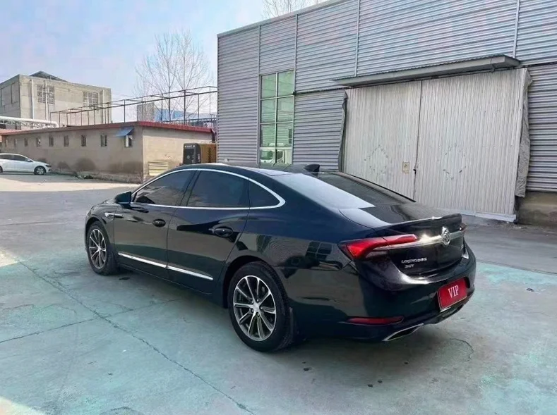 别克君越 后面外观一