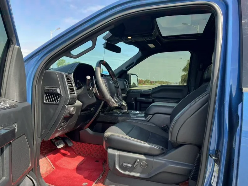 福特猛禽 后面外观二