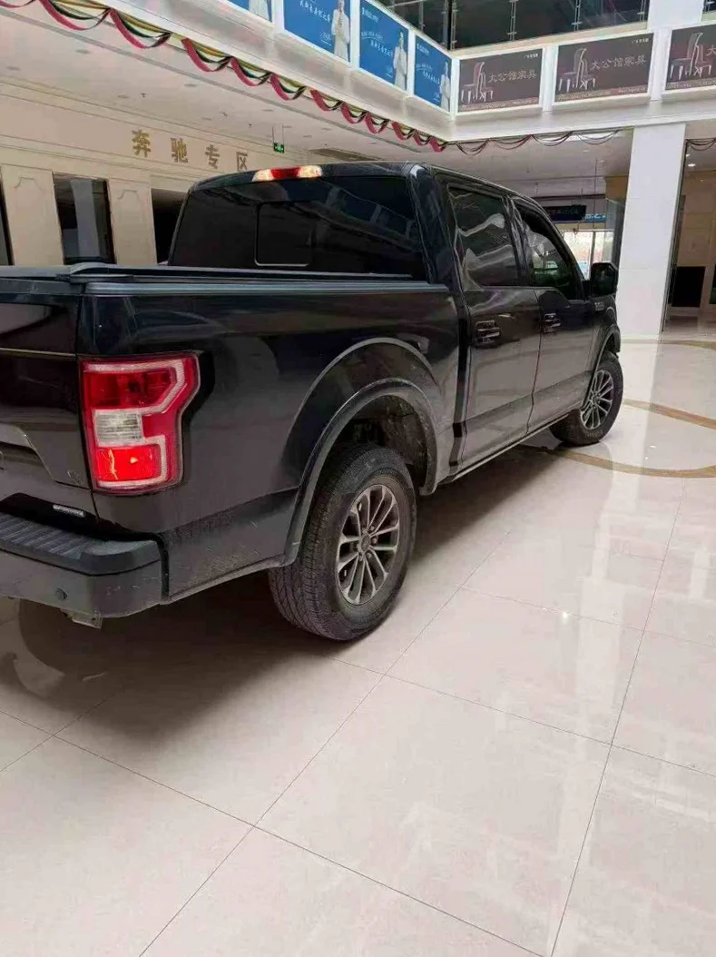 福特猛禽 内饰后排